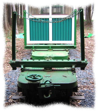緑色に塗装された機関車車体部分の写真
